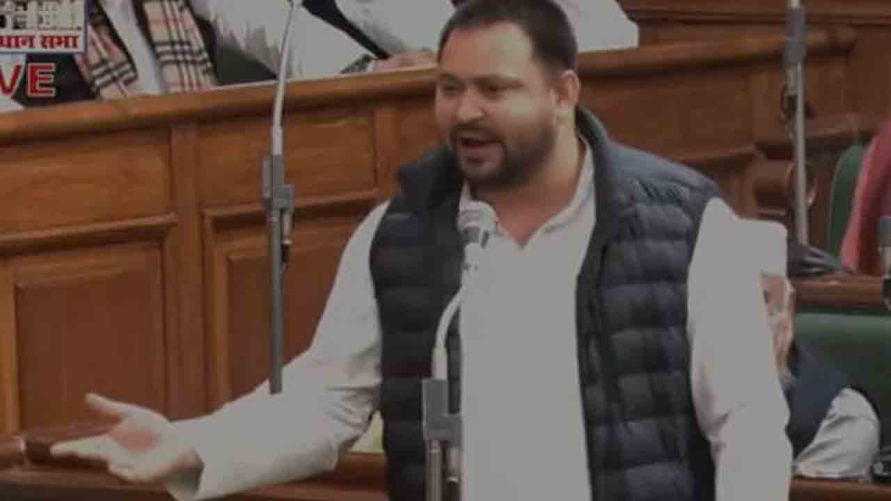 Tejashwi yadav | ఆ జెండాను బీహార్‌లో మీ ఈ మేనల్లుడు మోస్తాడు: నితీశ్‌పై తేజస్వి యాదవ్‌ చలోక్తులు