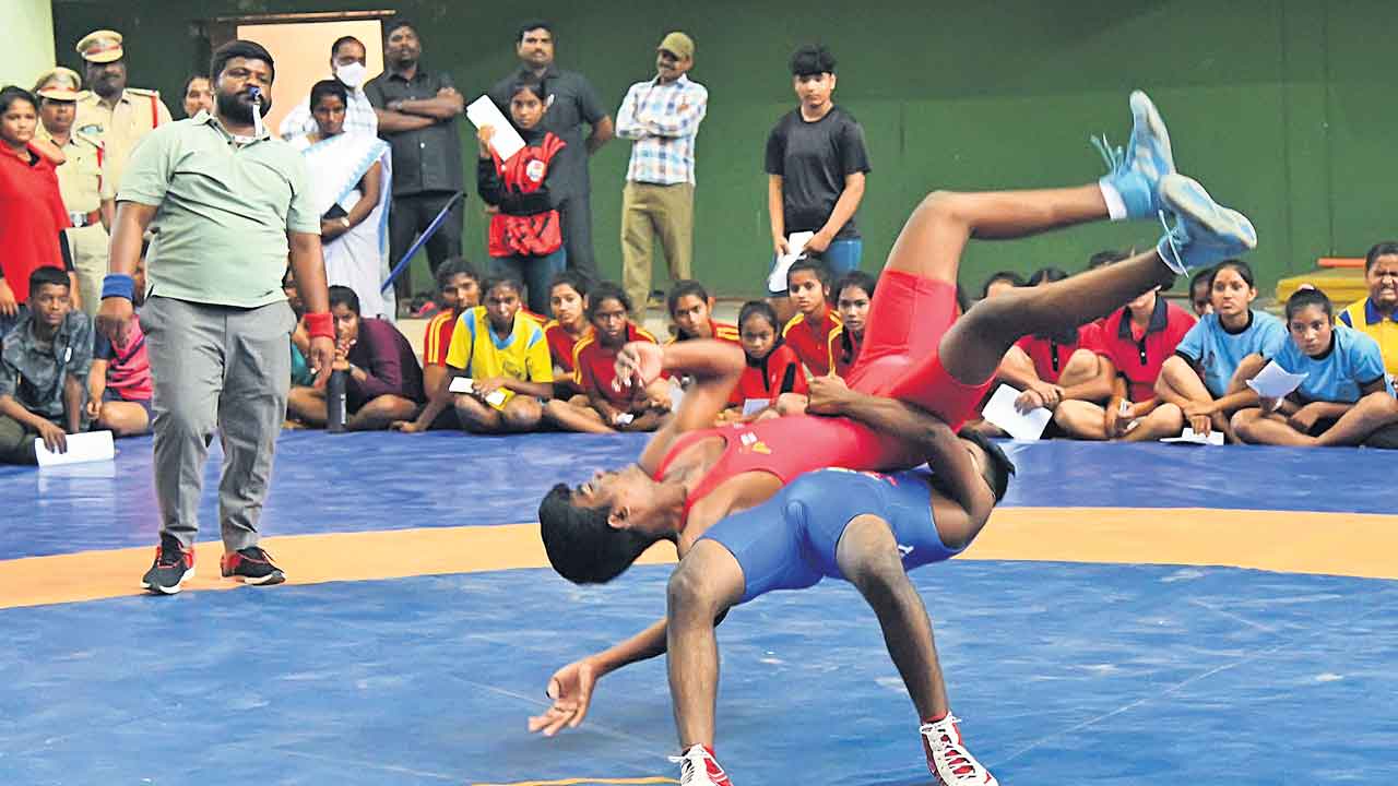 రాష్ట్రస్థాయి రెజ్లింగ్‌ పోటీలు షురూ