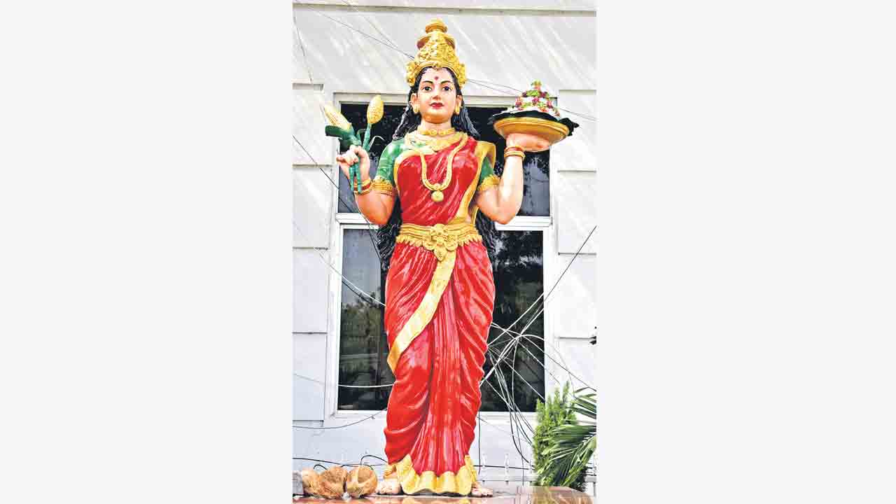 పార్లమెంట్‌ ఎన్నికల వేళ కొత్త పాచికలు