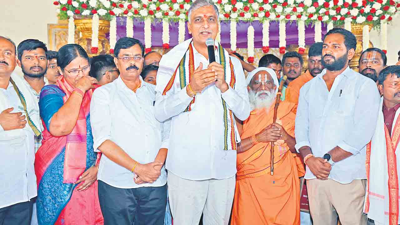 ఆలయాలకు నిధులివ్వని కాంగ్రెస్‌