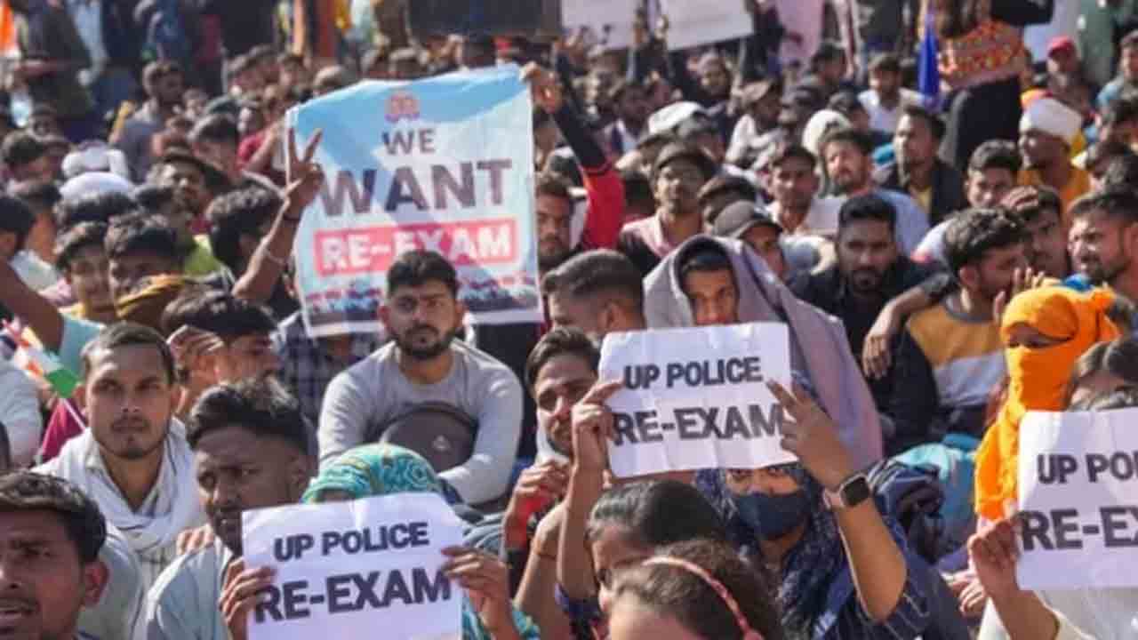 UP govt cancels police exam | పేపర్‌ లీక్‌ ఆరోపణలు.. యూపీ పోలీస్ కానిస్టేబుల్ రిక్రూట్‌మెంట్ పరీక్ష రద్దు