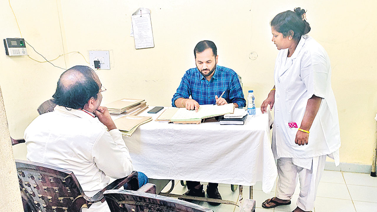 అదనపు కలెక్టర్‌ విస్తృత పర్యటన