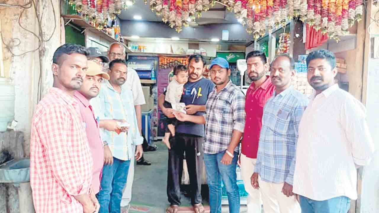 స్వీట్‌ షాపు యజమానికి రూ.10 వేల జరిమానా