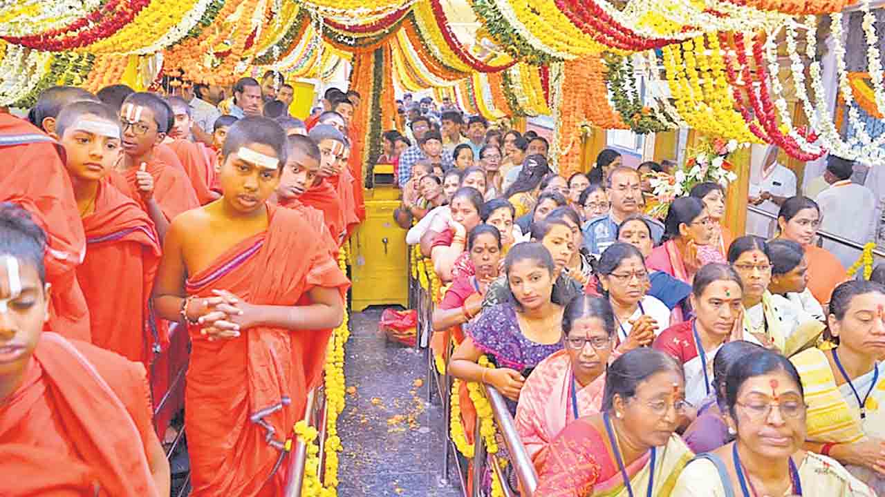 సరస్వతీ నమస్తుభ్యం