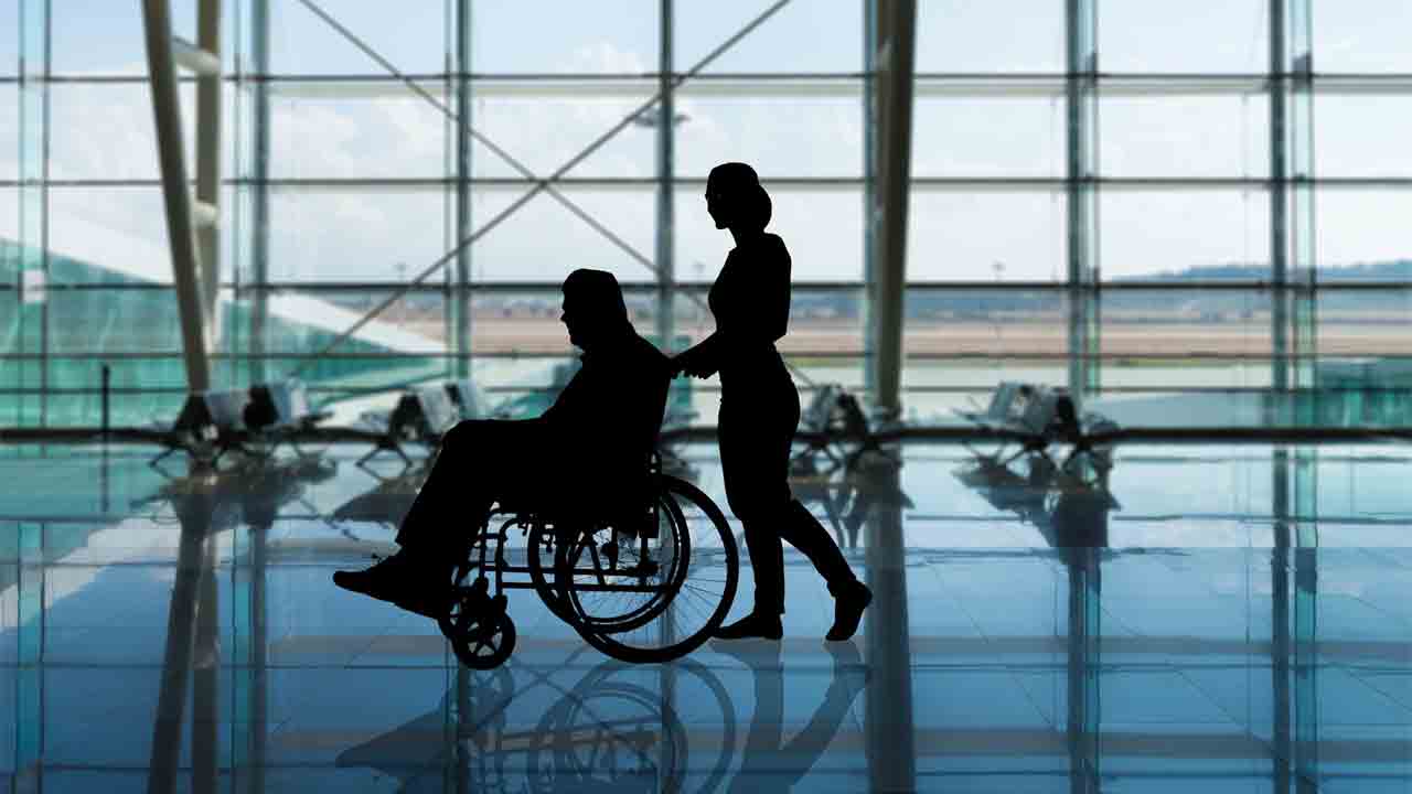 Wheelchair unavailable | ముంబై ఎయిర్‌పోర్ట్‌లో విషాదం.. వీల్‌చైర్‌ లేక 80 ఏళ్ల వ్యక్తి మృతి