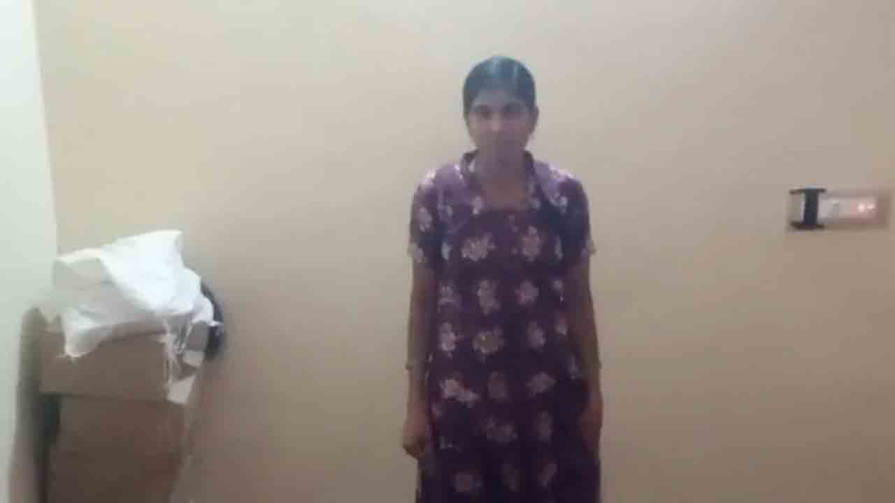 Crime news | 12 ఏళ్లుగా భార్యను గదిలో పెట్టి తాళం వేసి.. అనుమానపు భర్త అరాచకం..!