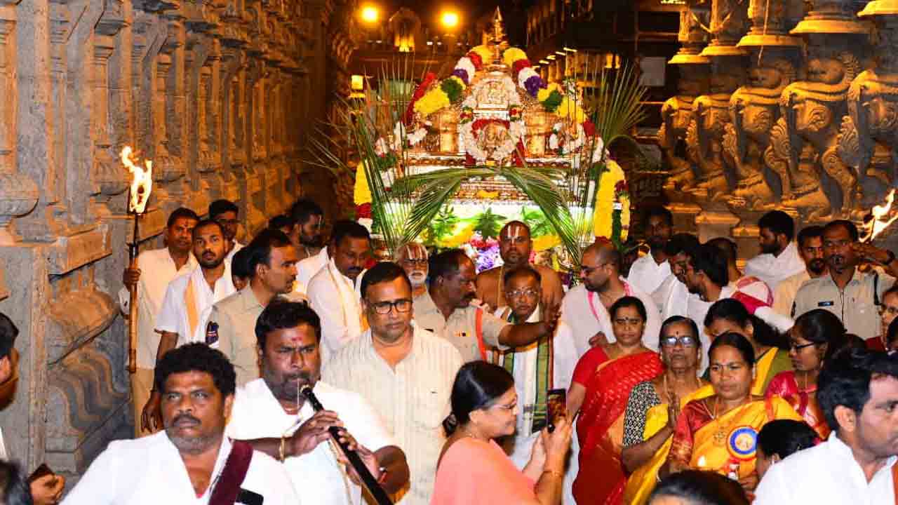 గుట్టలో వైభవంగా రథసప్తమి వేడుకలు