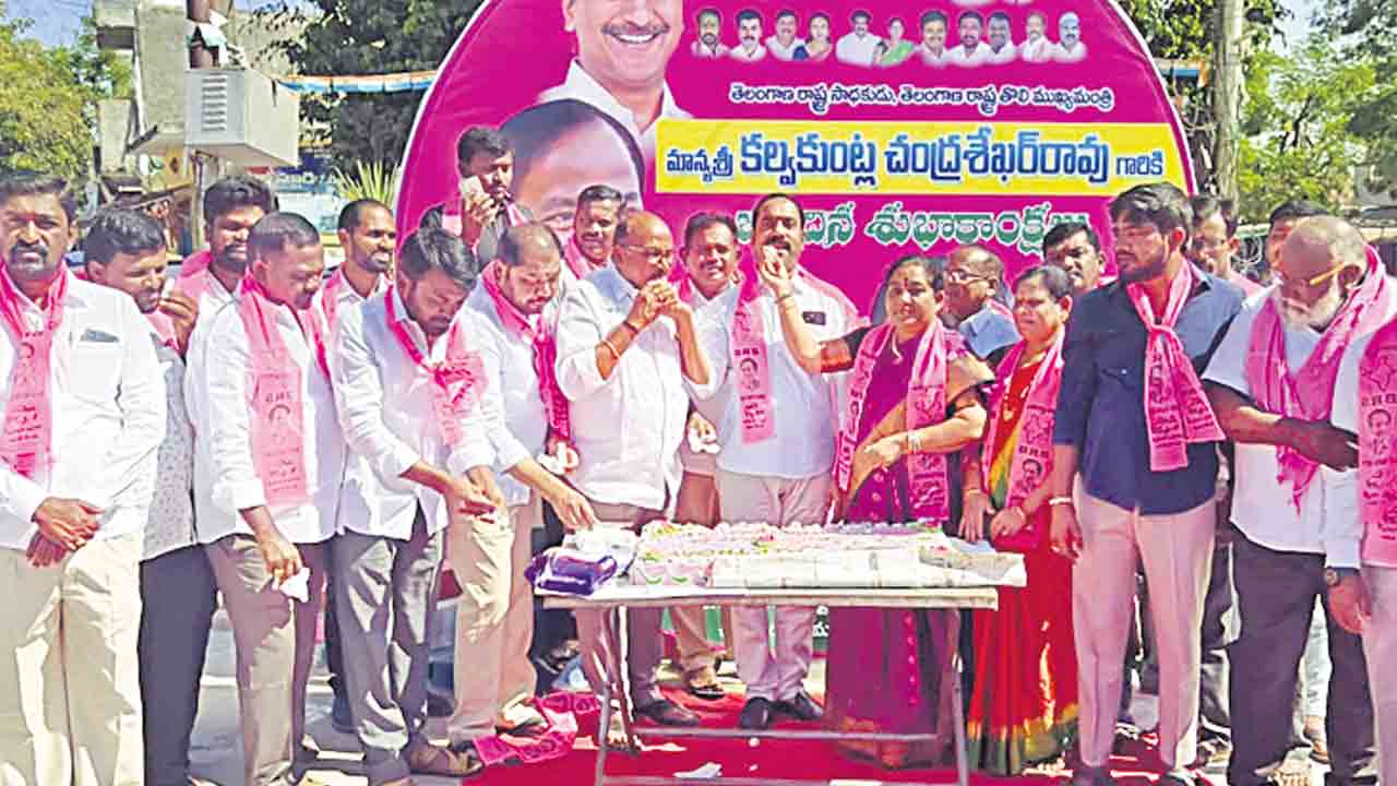 బీఆర్‌ఎస్‌ అధినేత కేసీఆర్‌ నిండు నూరేళ్లు జీవించాలి