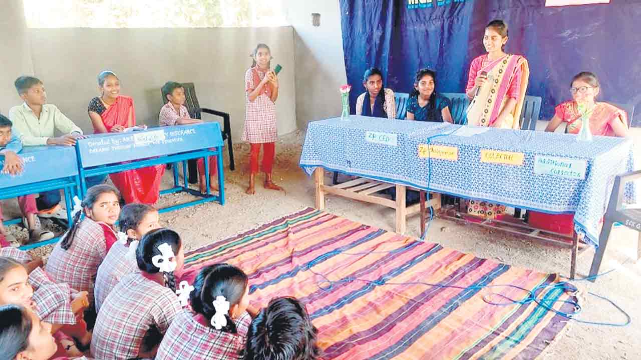 వెల్గనూర్‌ పాఠశాలలో మాక్‌ జడ్పీ సమావేశం