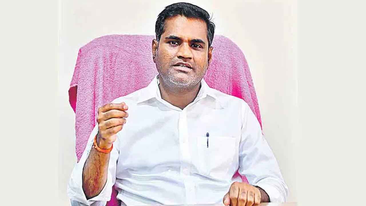 గవర్నర్‌ ప్రసంగం ఆత్మస్తుతి.. పరనింద