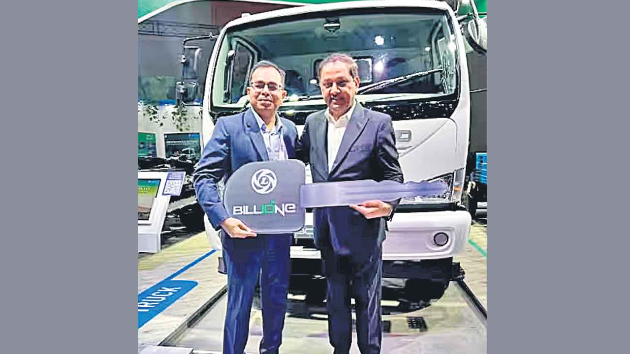 అశోక్‌ లేలాండ్‌.. దేశీయ తొలి ఎలక్ట్రిక్‌ ట్రక్కు