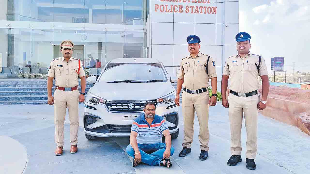 రెంటల్‌ కార్లు.. తనఖా పెట్టి..