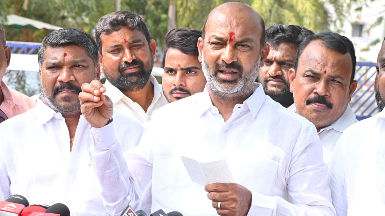 Bandi Sanjay | టెర్రరిస్టులకు, కాంగ్రెస్‌ నేతలకు తేడా ఏముంది?.. ఎంపీ బండి సంజయ్‌ ఫైర్‌