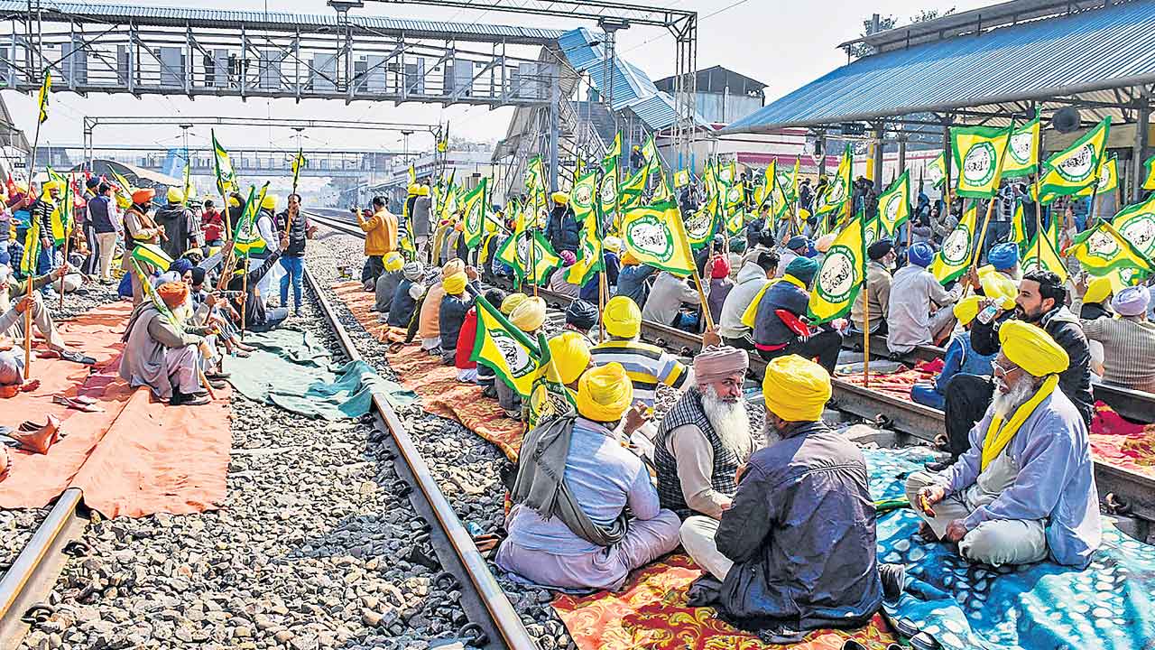 నేడు భారత్‌ గ్రామీణ్‌ బంద్‌.. రహదారుల దిగ్భందానికి రైతు సంఘం పిలుపు..