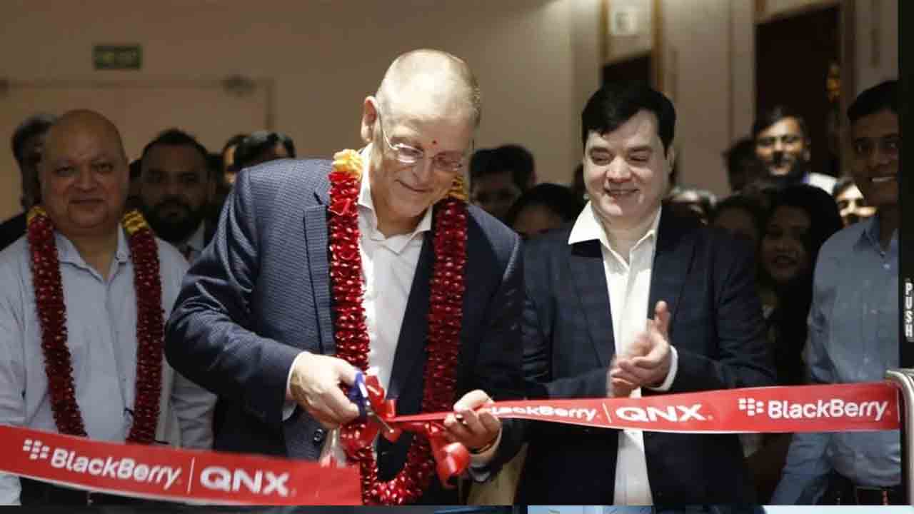 హైదరాబాద్‌లో బ్లాక్‌బెర్రీ ఐవోటీ సెంటర్‌