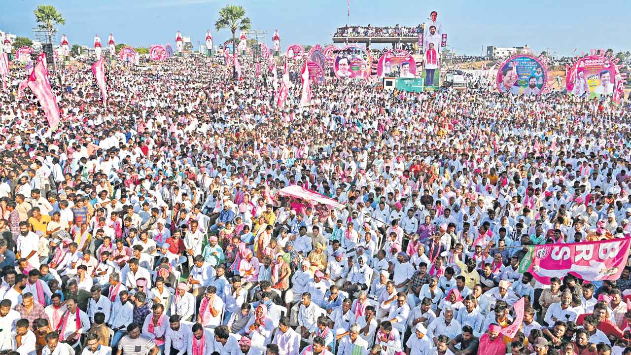 నల్లగొండ జనసంద్రం