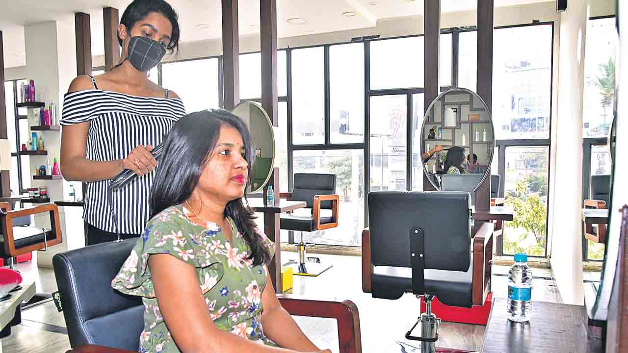 Hyderabad | ఉన్నది ఉన్నట్టు అందం నచ్చేట్టు.. అందానికి ప్రాధాన్యతనిస్తున్న నగరవాసులు