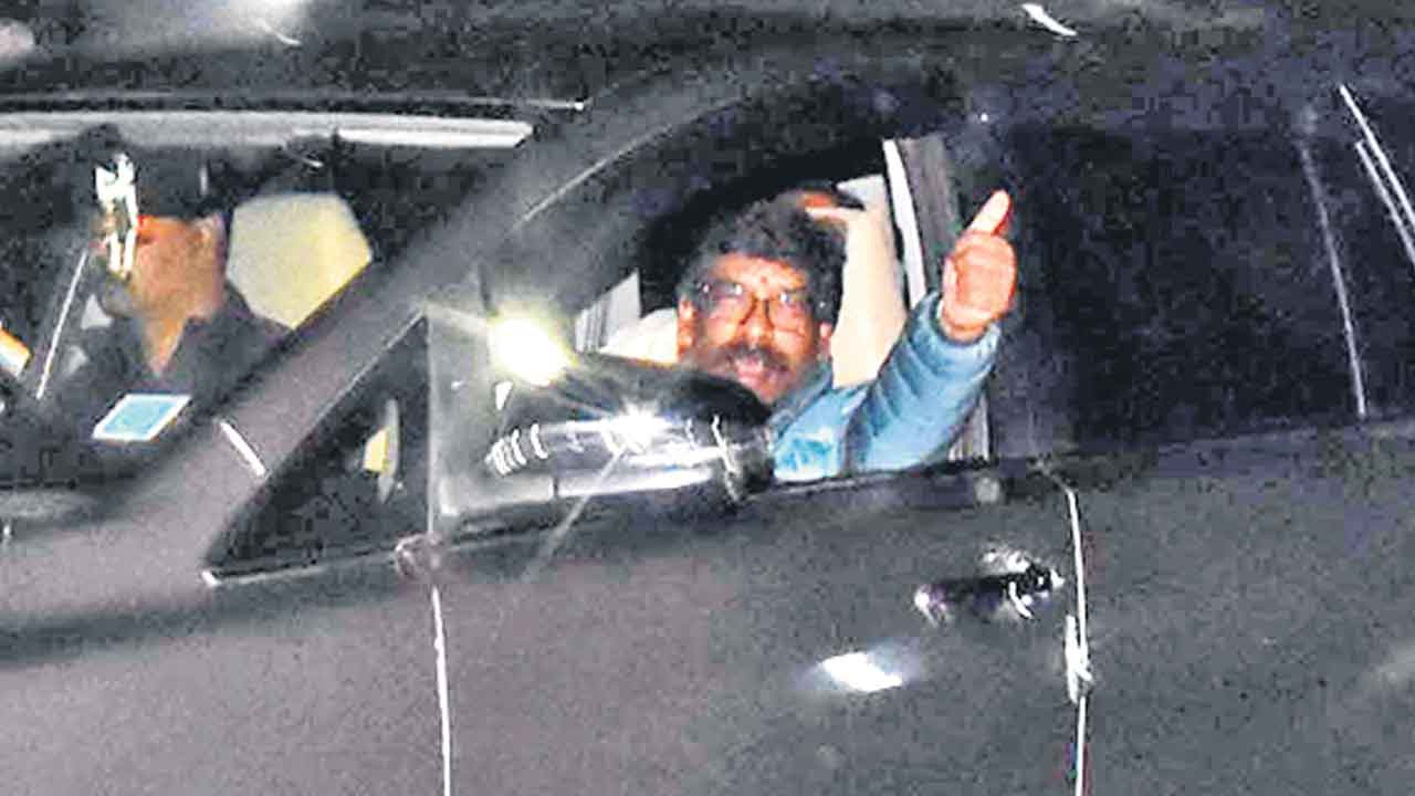 Hemant Soren | మనీలాండరింగ్‌ కేసులో జార్ఖండ్‌ సీఎం సొరేన్‌ అరెస్ట్‌.. ముఖ్యమంత్రి పదవికి హేమంత్‌ రాజీనామా