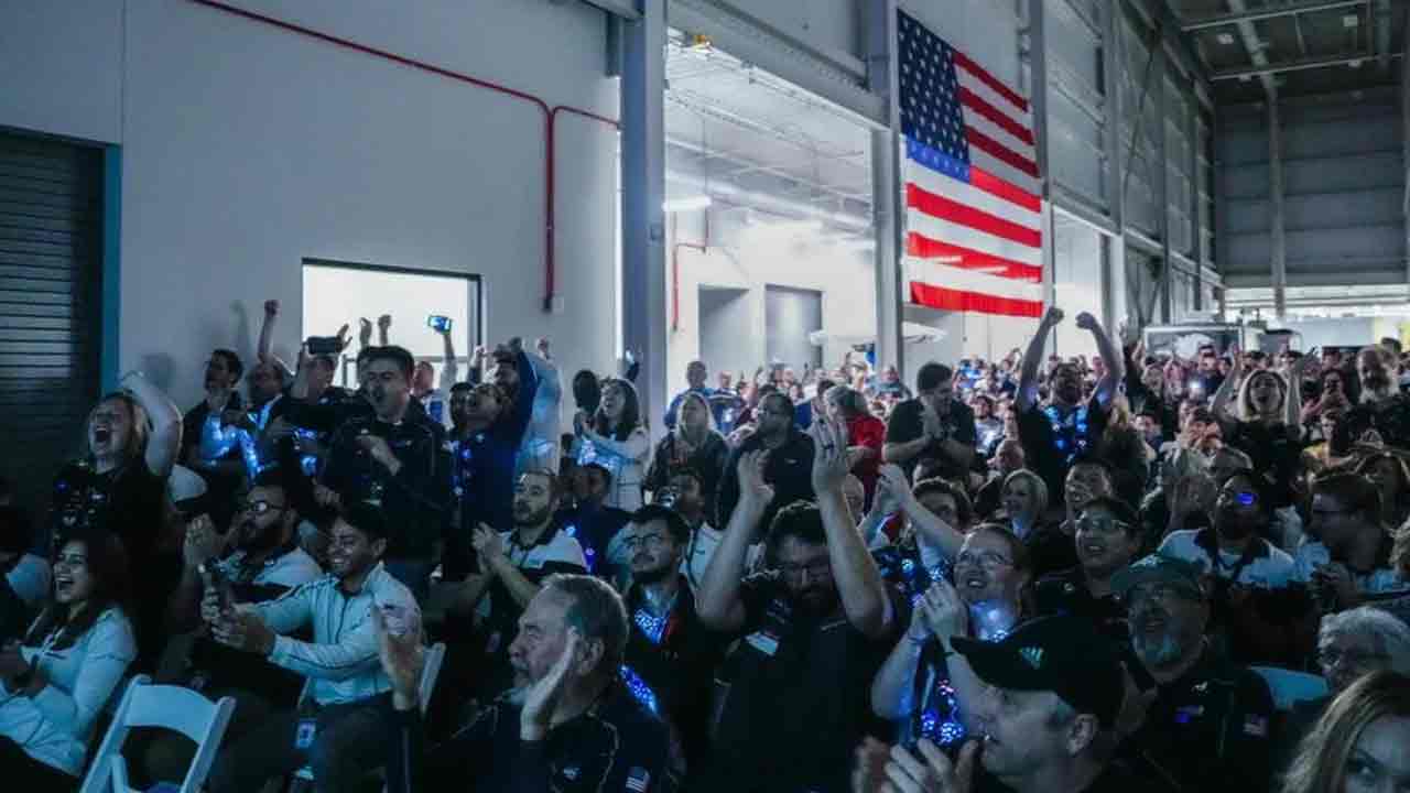 US Moonlanding: చ‌రిత్ర సృష్టించిన అమెరికా కంపెనీ.. చంద్రుడి ద‌క్షిణ ద్రువంపై దిగిన రోబో