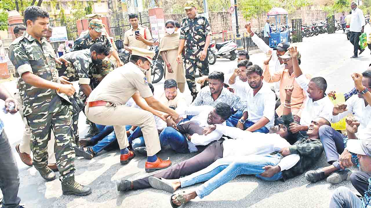 దళితులపై దౌర్జన్యం