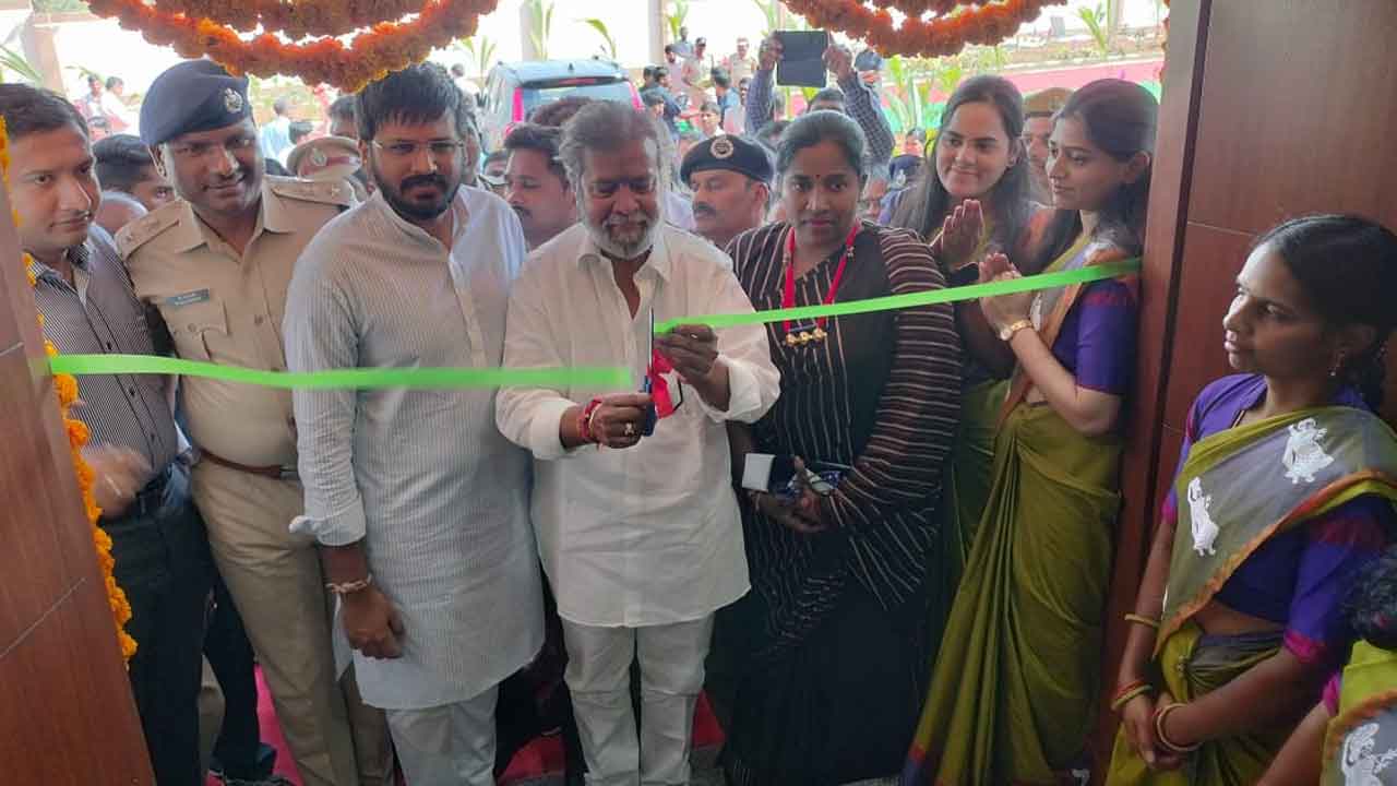 Medak | బాధితులకు అండగా నిలిచేవే భరోసా కేంద్రాలు : మంత్రి దామోదర