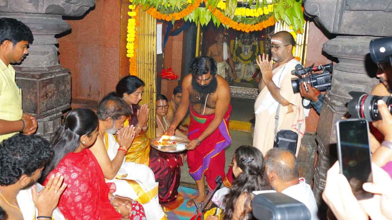 Dharmapuri | లక్ష్మీ నరసింహ స్వామి వారిని దర్శించుకున్న మంత్రి దామోదర రాజనర్సింహ