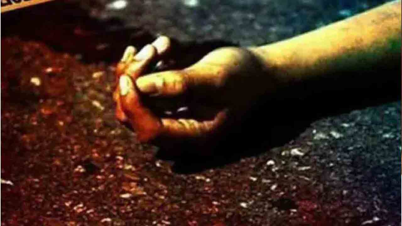 ఎయిర్‌క్రాఫ్ట్‌కు మంటలు.. ఆఫీసర్‌ మృతి