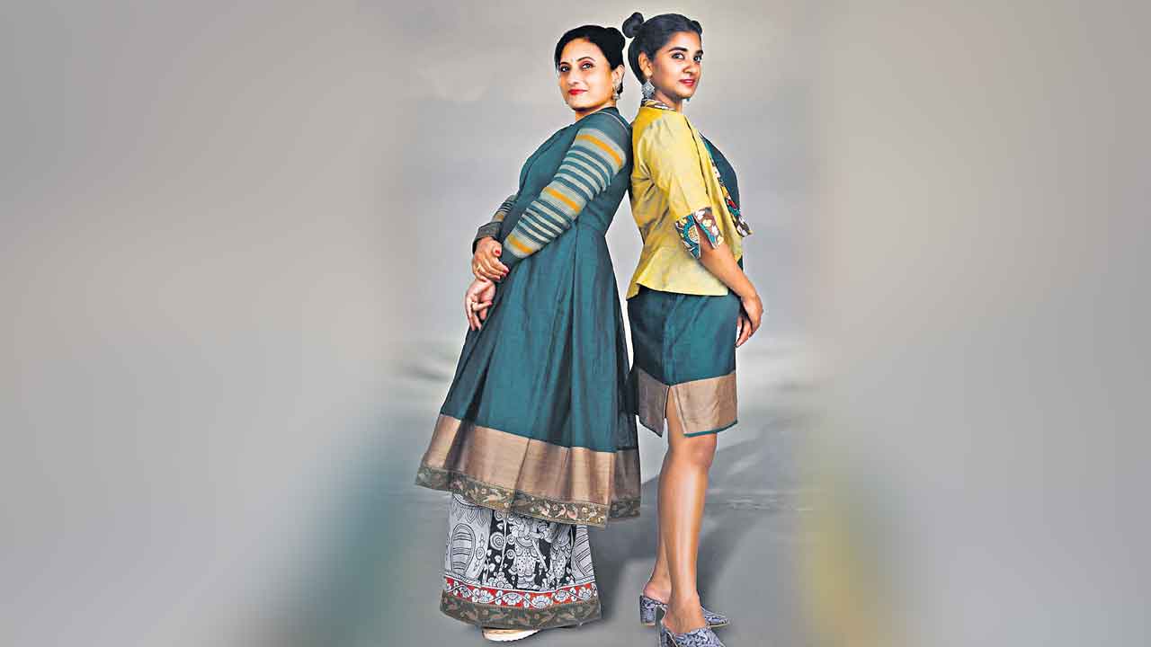 వెస్ట్రన్‌ లుక్‌లో కలంకారీ వన్నెలు