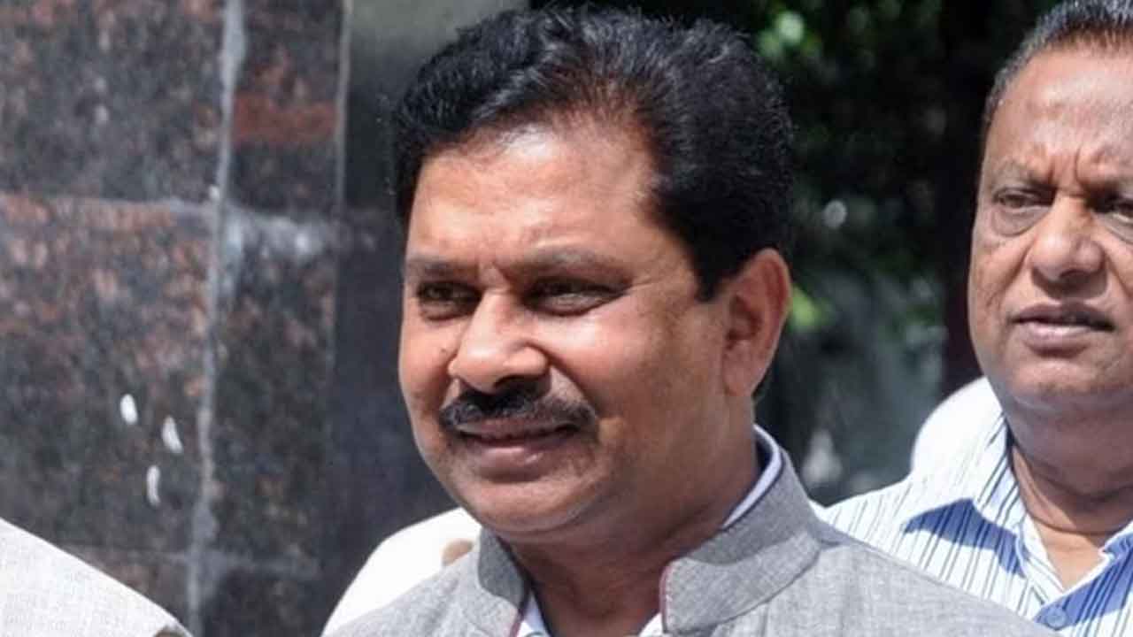 కాంగ్రెస్‌ ఎంపీ సాహూపై ఈడీ ప్రశ్నల వర్షం