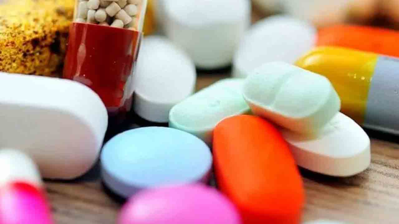 శామీర్‌పేటలో ల్యాబ్‌పై దాడులు