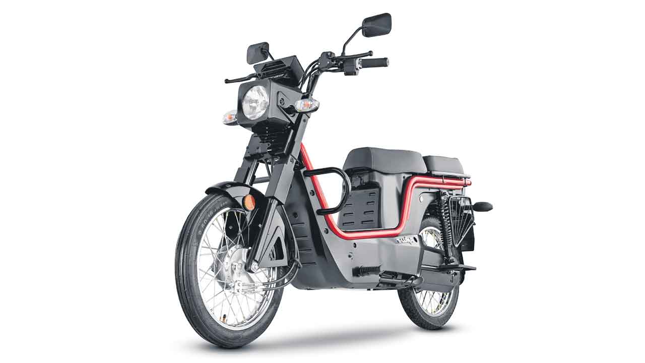 Kinetic Luna | సింగిల్‌ ఛార్జింగ్‌తో 110 కి.మీ. నడిచే నయా లూనా.. రైతన్నలకు ఇదే బెస్ట్‌ ఛాయిస్‌!