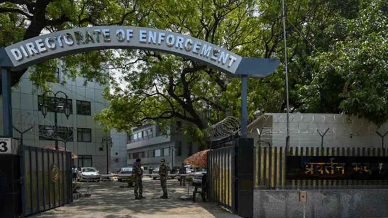 Enforcement Directorate: సీఎం కేజ్రీవాల్ ప‌ర్స‌న‌ల్ సెక్ర‌ట‌రీ ఇంట్లో ఈడీ సోదాలు