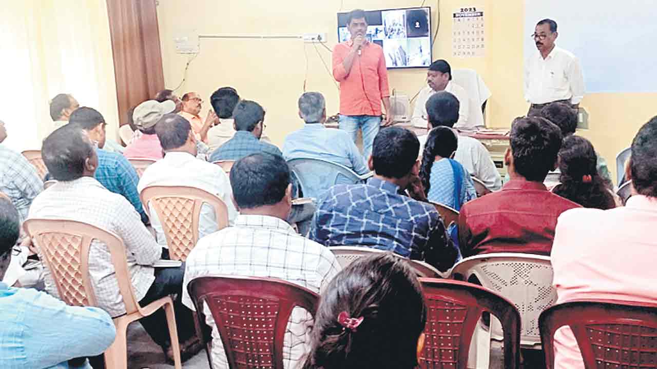 ఎన్నికల విధులు పకడ్బందీగా నిర్వహించాలి