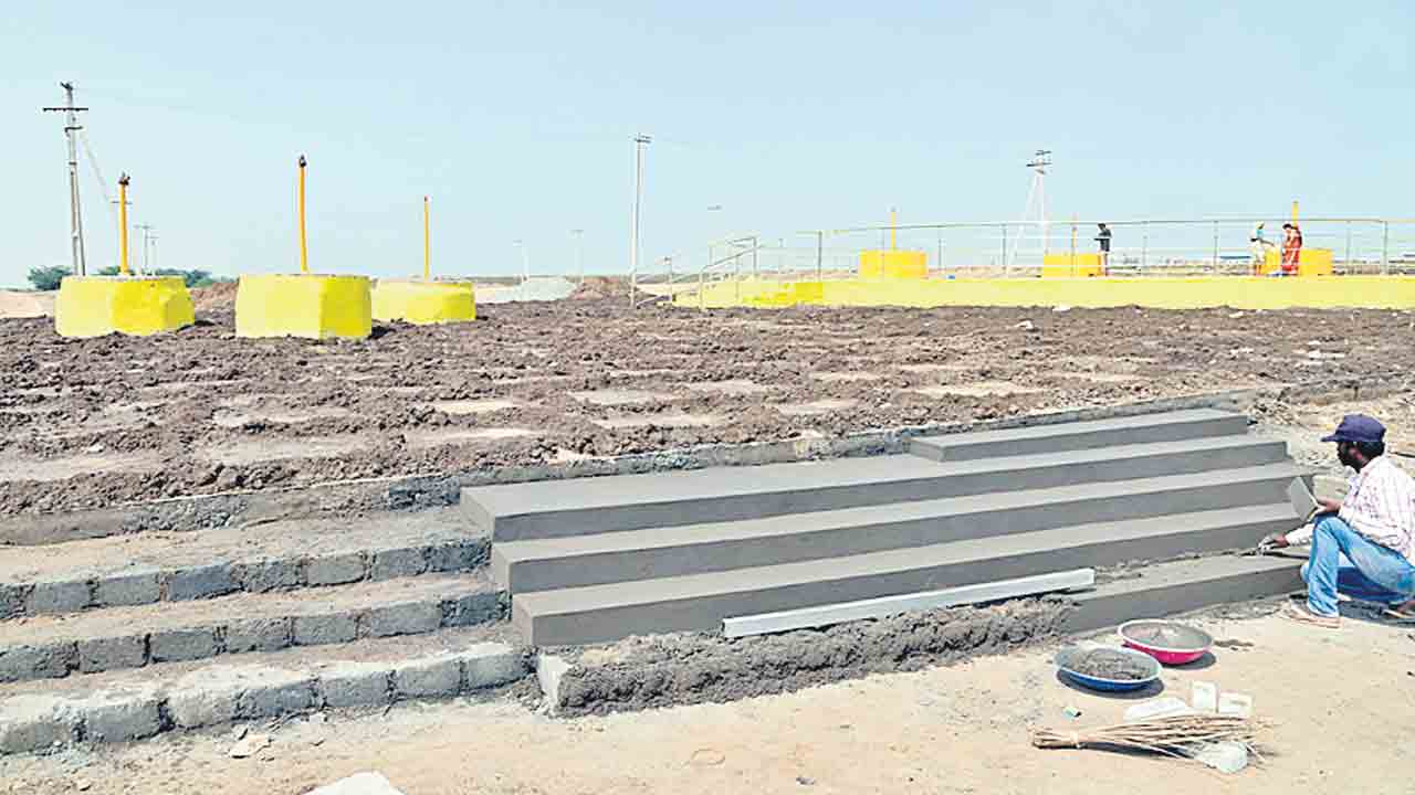 జాతరకు సర్వం సిద్ధం