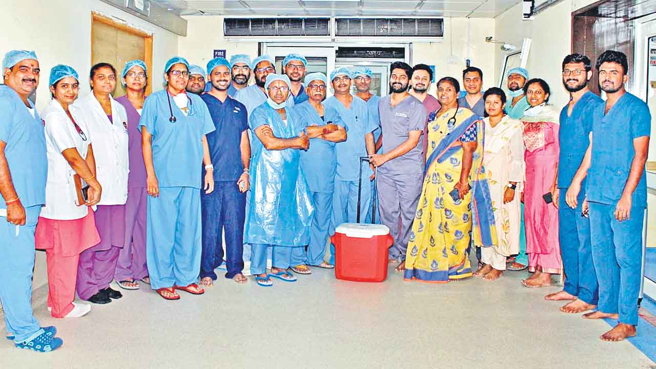 ESI hospital | ఈఎస్‌ఐ చరిత్రలో మొదటి కిడ్నీ మార్పిడి.. విజయవంతంగా నిర్వహించిన సనత్‌నగర్‌ దవాఖాన