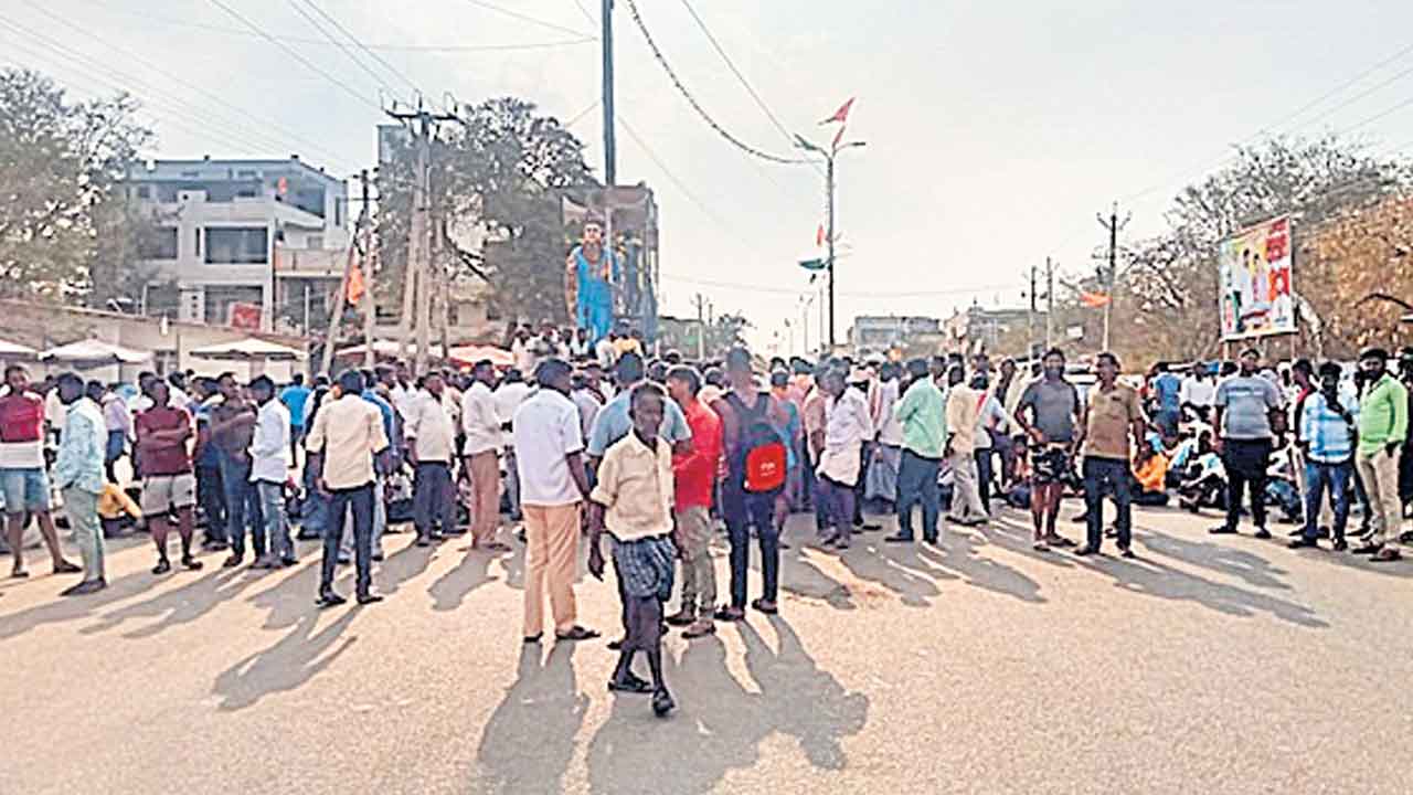 అచ్చంపేటలో మళ్లీ పల్లి రైతుల ఆందోళన