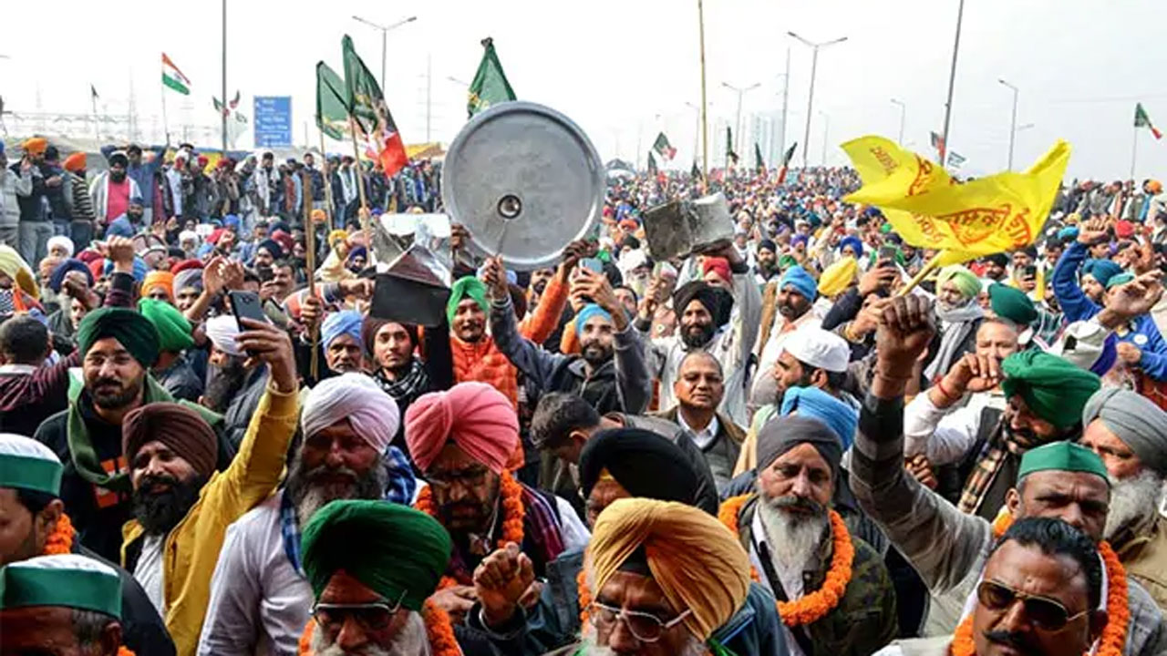 Farmers Protest | మేం ఏ తప్పు చేశాం.. ఆందోళనలపై ఆవేదన వ్యక్తం చేస్తున్న ఢిల్లీ ప్రజలు