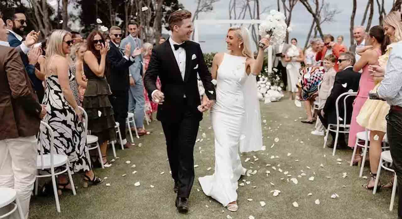 Lockie Ferugson | ప్రేయ‌సిని పెళ్లాడిన‌ ఆర్సీబీ పేస‌ర్.. ఫొటోలు వైర‌ల్