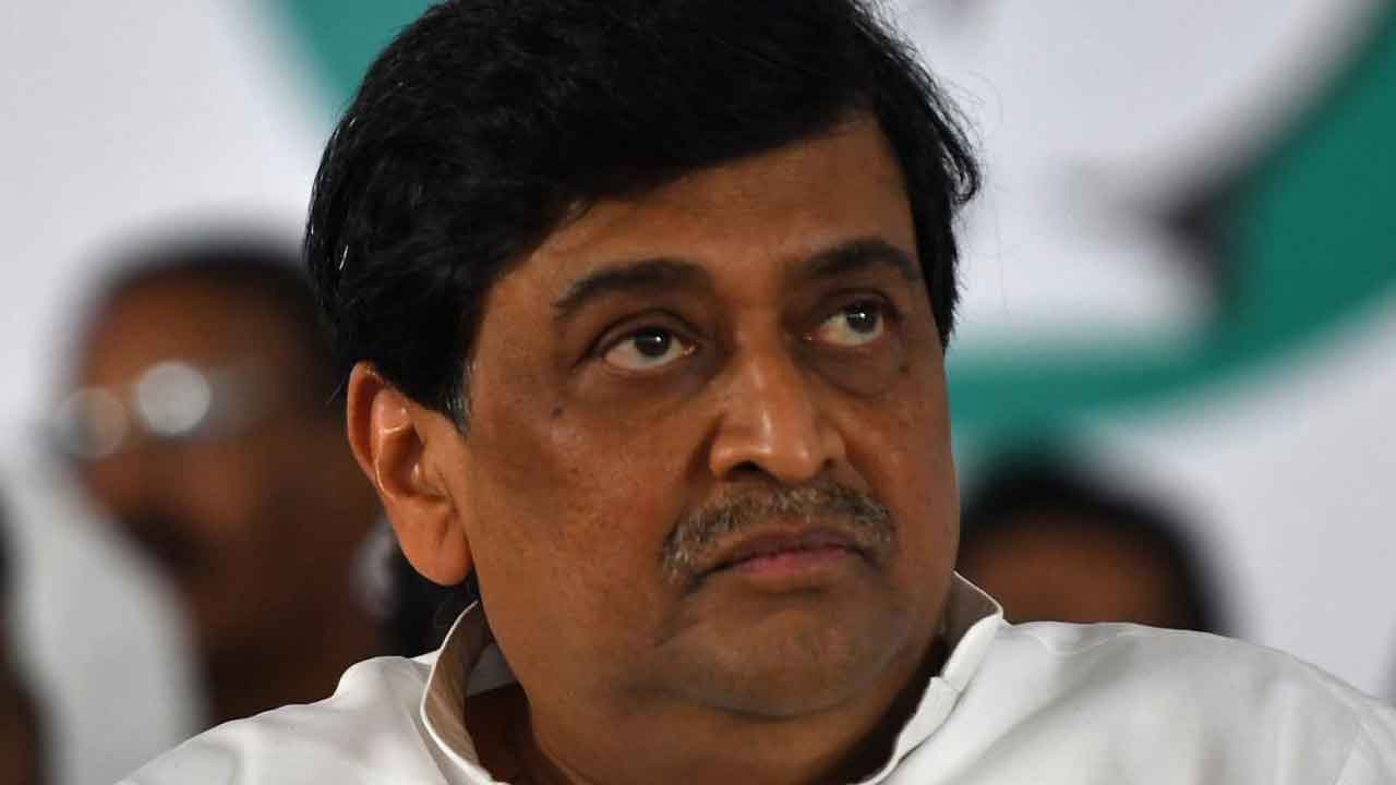 బీజేపీలో చేరిన మాజీ సీఎం చవాన్‌