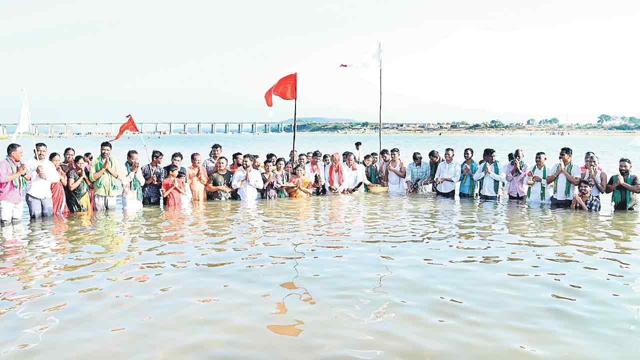 ఘనంగా గాంధారి జాతర షురూ..