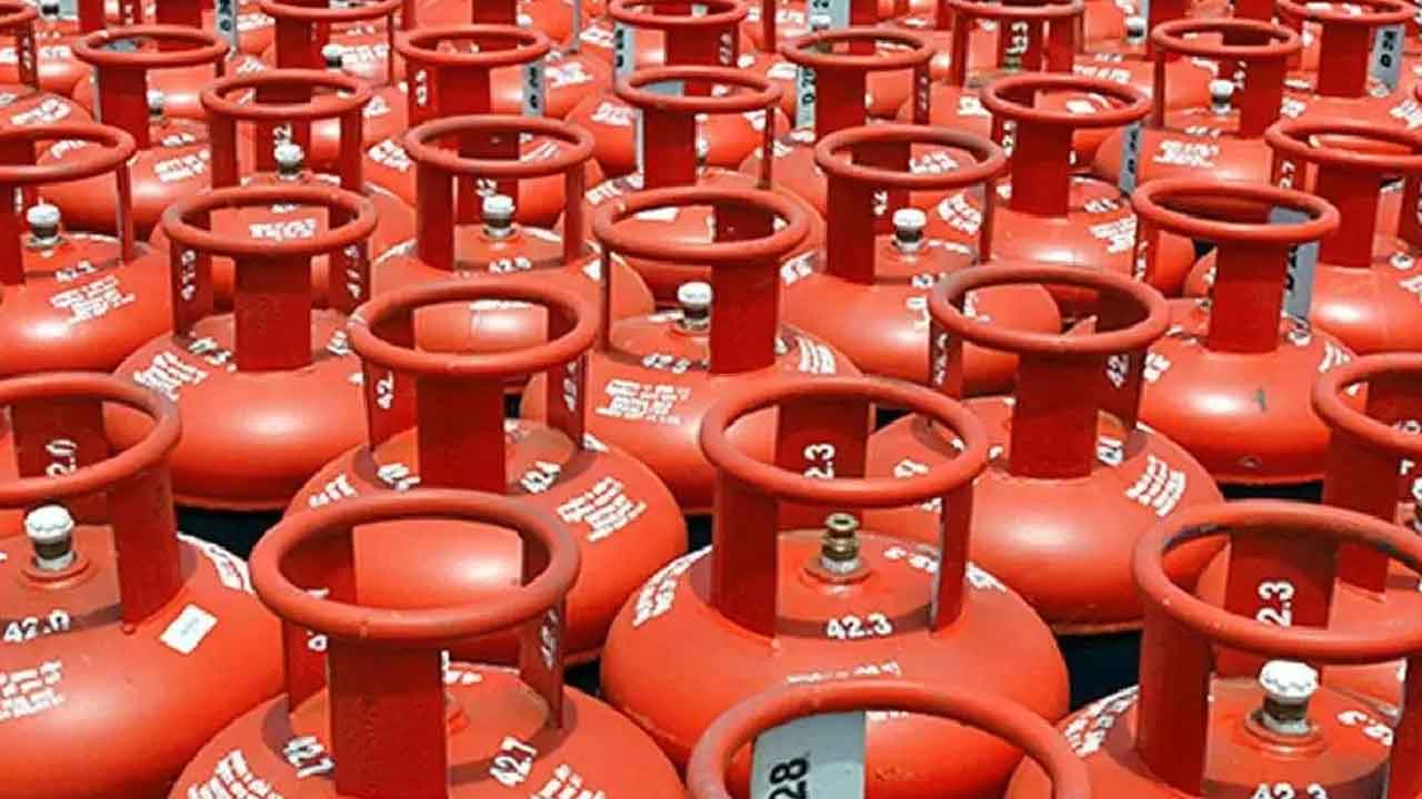 Rs 500 cylinder | సిలిండర్‌ మొత్తం డబ్బులు చెల్లించాల్సిందే..! ఆ తర్వాత ఖాతాల్లో సబ్సిడీ..!