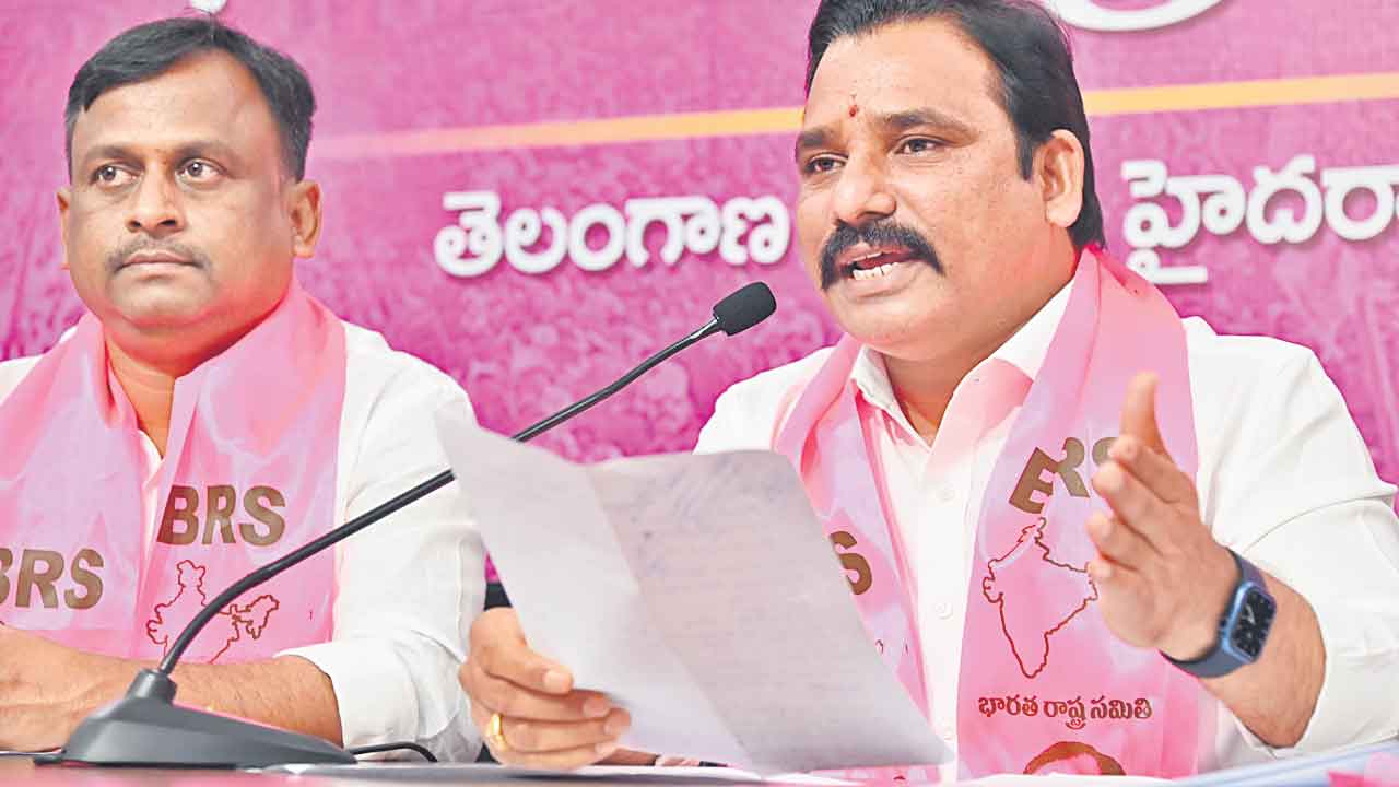 పరిపాలన నిల్లు.. పబ్లిసిటీ ఫుల్లు.. సర్కారుపై బీఆర్‌ఎస్‌ నేతలు విసుర్లు..