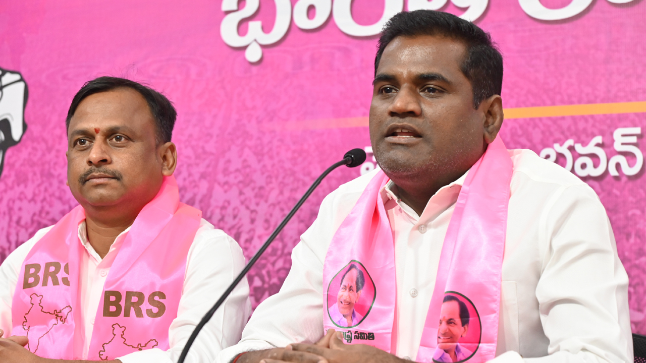 Komatireddy Venkat Reddy | కోమటి రెడ్డి కాదు కారు కూతలరెడ్డి : బీఆర్‌ఎస్‌ నేతల ఫైర్‌
