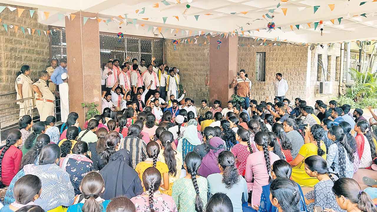 వర్సిటీల భూముల జోలికొస్తే ఖబడ్దార్!