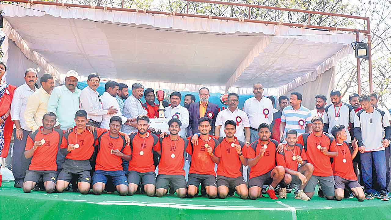 Handball | వరంగల్‌దే హ్యాండ్‌బాల్‌ టైటిల్‌