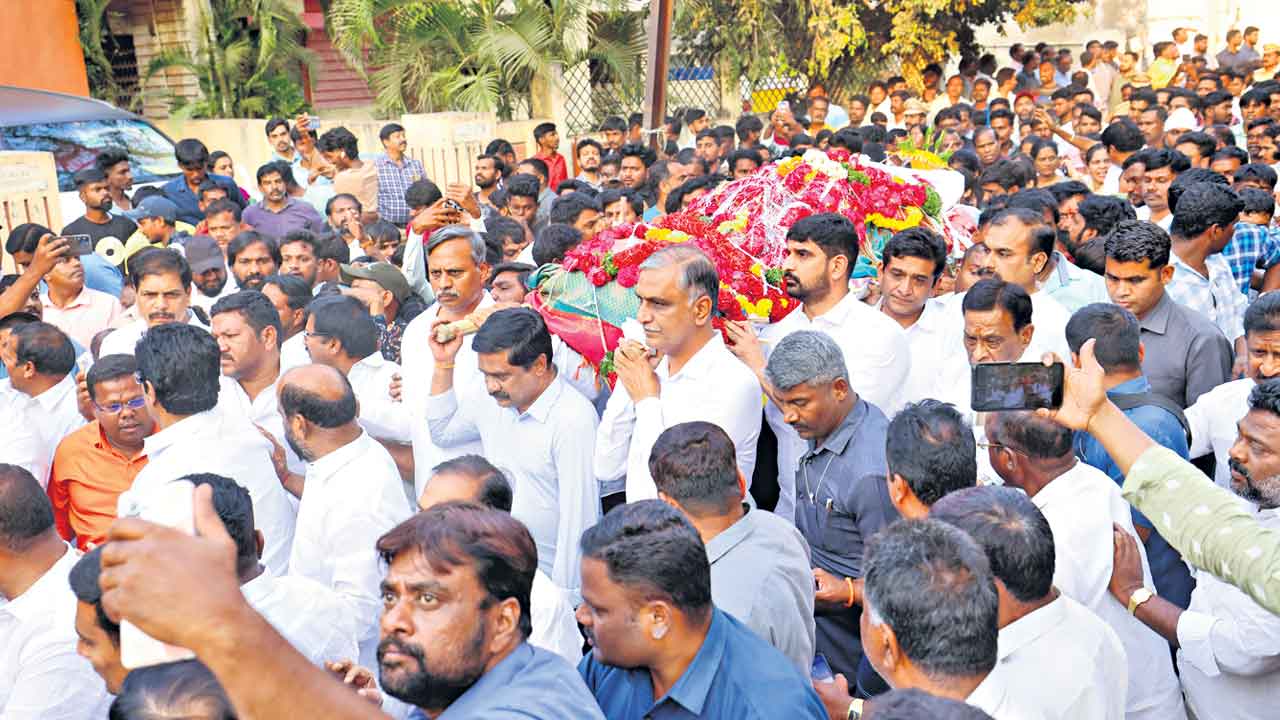 పటాన్‌చెరు నుంచి వైకుంఠధామం వరకు..