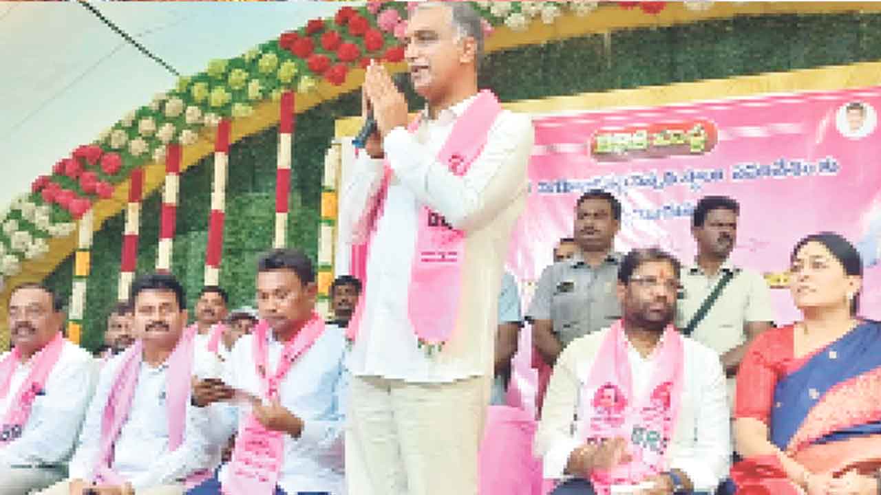 కాంగ్రెస్‌ హామీల అమలుకు పోరు
