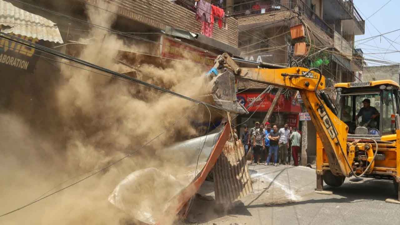 Madhya Pradesh | ఇండ్ల కూల్చివేత ఫ్యాషన్‌ అయిపోయింది.. మధ్యప్రదేశ్‌ హైకోర్టు అసహనం