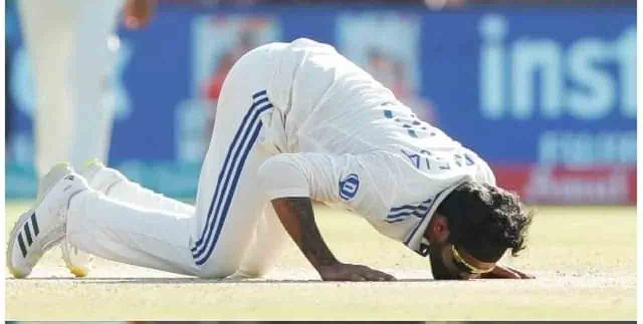 Ravindra Jadeja | సొంత మైదానంలో జ‌ట్టును గెలిపించి.. పిచ్‌ను ముద్దాడిన జ‌డ్డూ