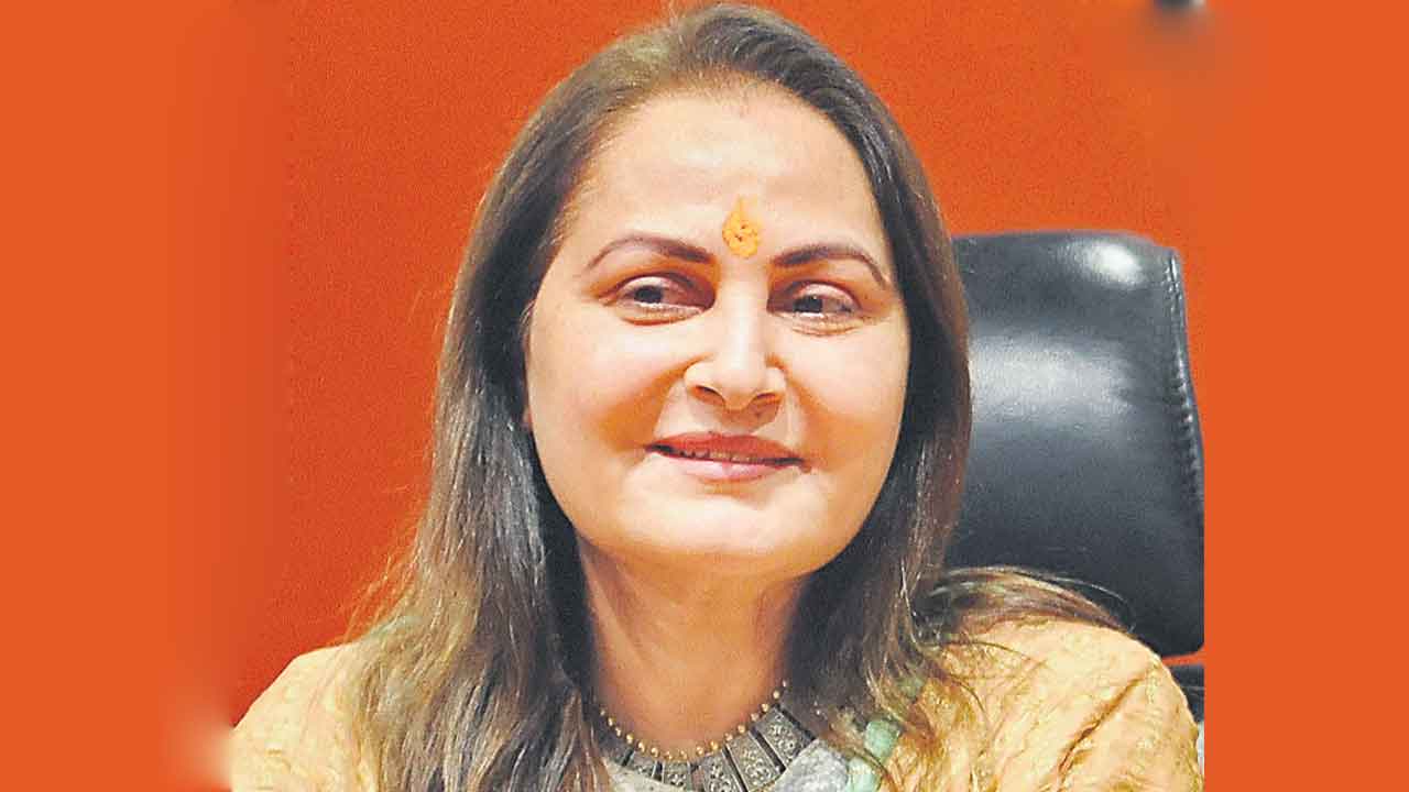 జయప్రదను అరెస్ట్‌ చేయండి